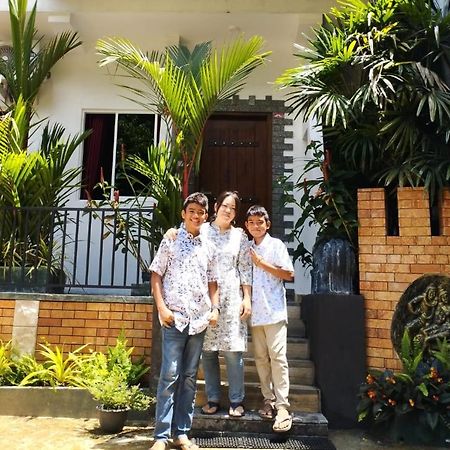Star Rain Tour Inn Ratnapura Exterior foto