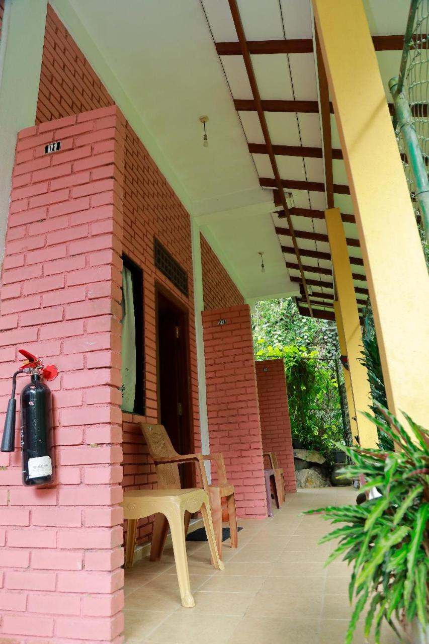 Star Rain Tour Inn Ratnapura Exterior foto